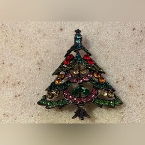 Festive Christmas Tree Brooch with Multicolor Rhinestones